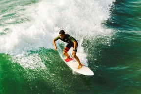 Ac米兰俱乐部官网-中超俱乐部区域分布密度研究，中超俱乐部价值